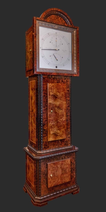 Zegar-stojaacy-regulator-2018